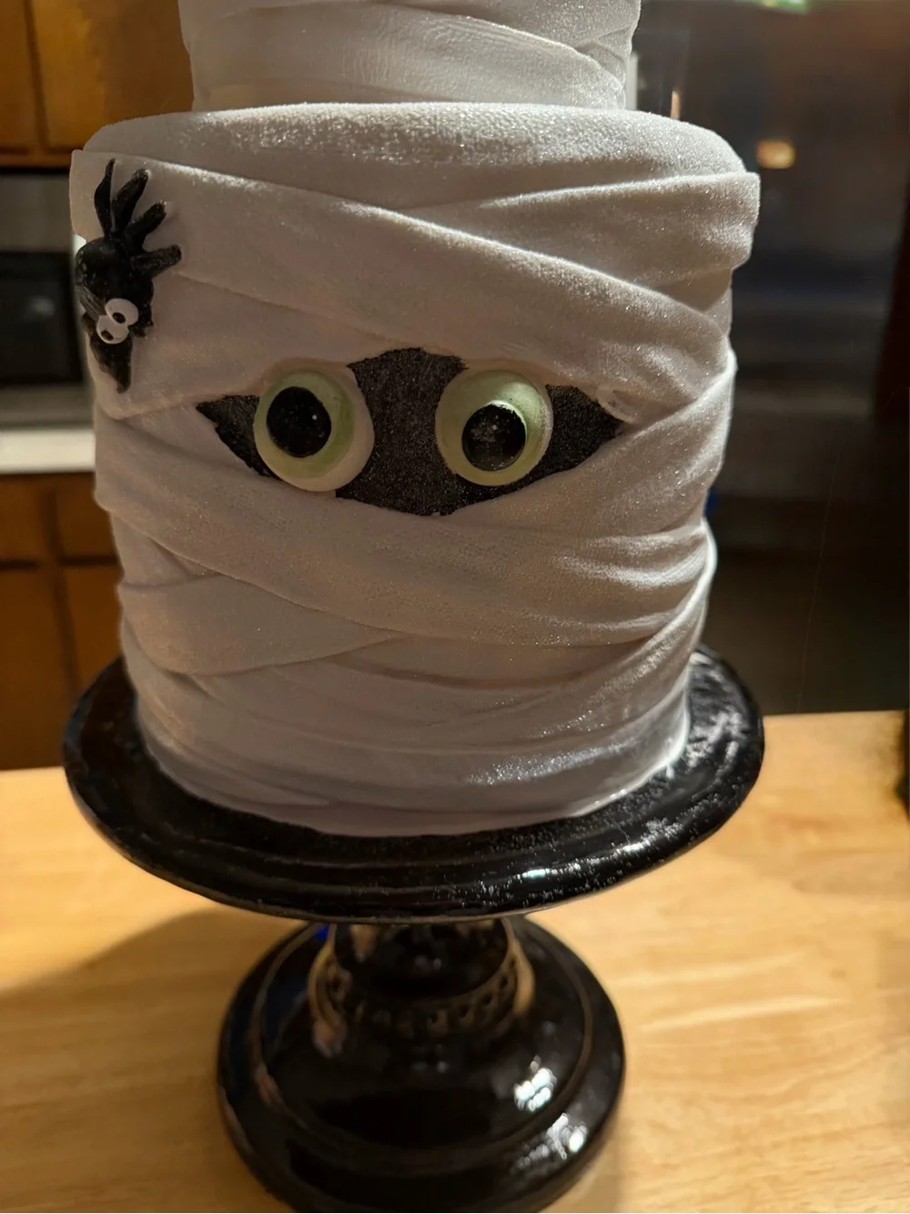 White Mummy cake decoration with Ghosts and Pumpkin 19’tall brand new, so cute